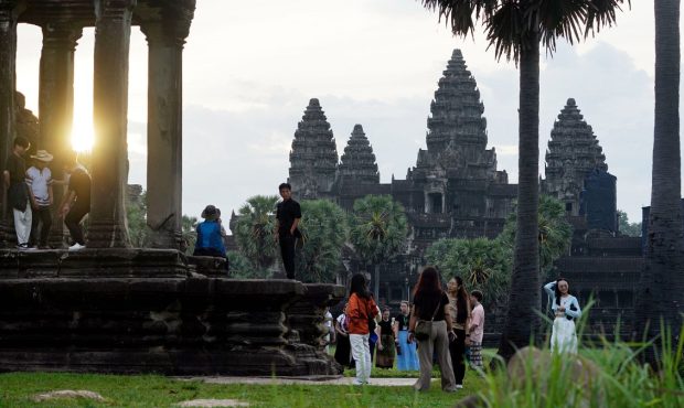 سه کشته شده در اعتصاب لایتنینگ در مجتمع معبد Angkor Wat Unesco کامبوج